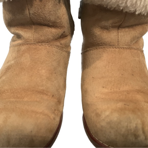 UGG Winter Boots (Size: Big Kids 4) - Picture 2 of 8